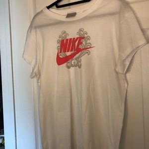 Woman’s Nike T-shirt